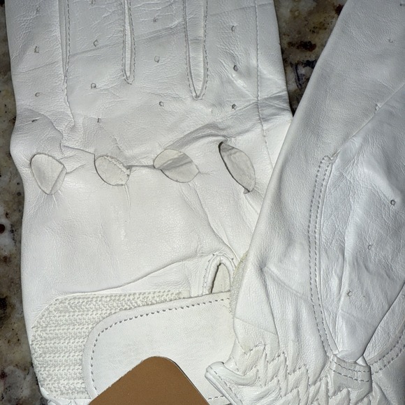 Pro Views leather golf gloves. One Medium One Large. New With Tags 5223 - Picture 7 of 9